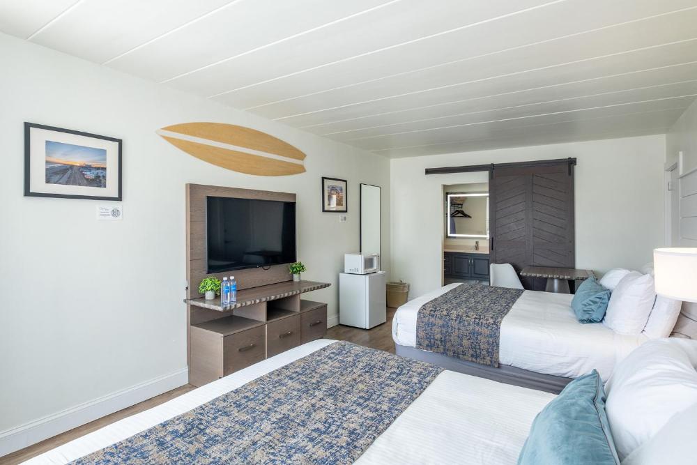 Double Queen Room interior